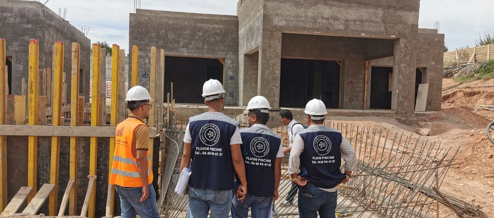 Técnicos de Kabil Climatech en una visita de obra